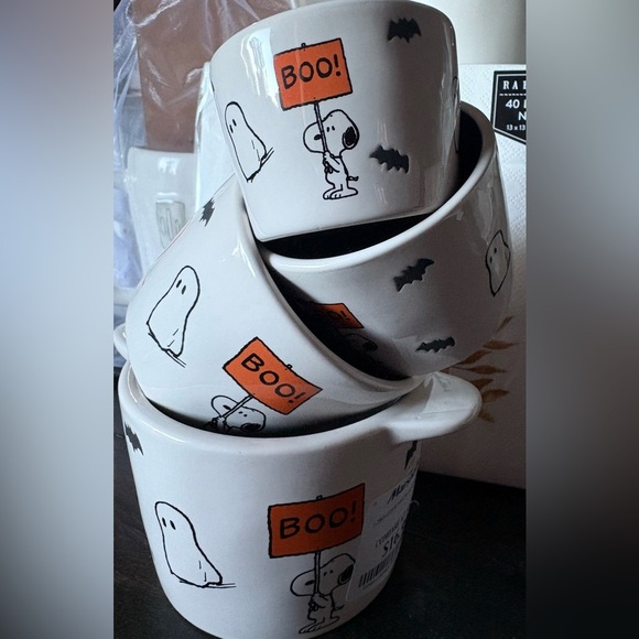 Rae Dunn Snoopy Halloween Ghost and Bat Measuring Cups - Picture 3 of 4